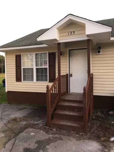 Main picture of 123 Baileys Park Ln