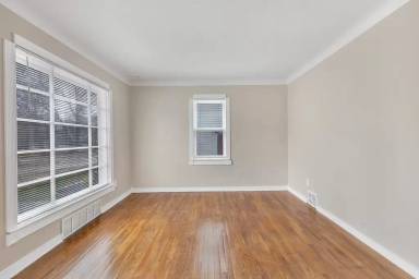 Main picture of 20031 Beachview Dr