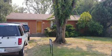 Main picture of 1300 Lynnwood Dr