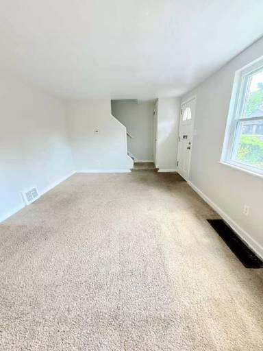 Main picture of 209 Briarwood Dr