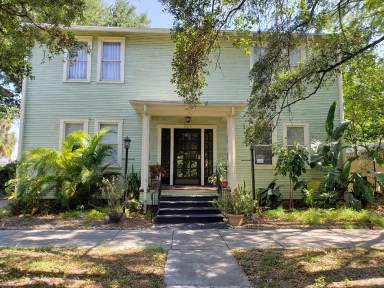 Main picture of 606 W Azeele St
