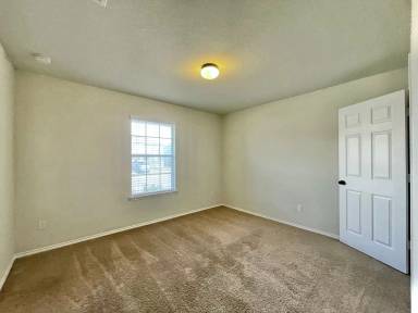 Main picture of 304 W Orion Dr