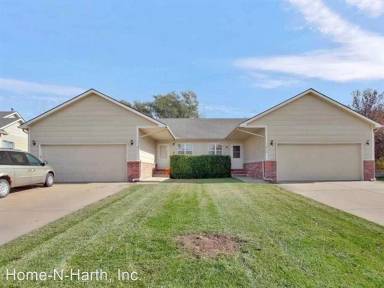 Main picture of 920 Cedar Point Cir