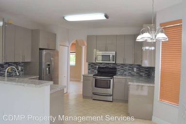 Main picture of 3730 NE 15th St
