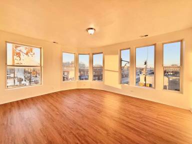 Main picture of 2349 W Devon Ave