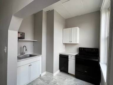 Main picture of 526 E 8th Ave