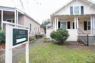 Main picture of 1012 Broadway St