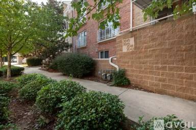 Main picture of 3642 Card St