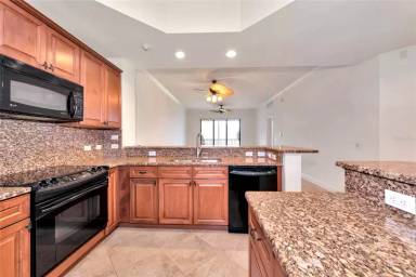 Main picture of 7702 Lake Vista Ct