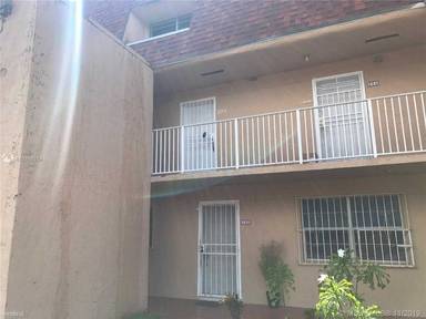 Main picture of 270 NW 107th Ave