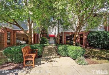 Main picture of 312 Lord Byron Ct