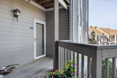 Main picture of 1044 Porte Harbour Arch