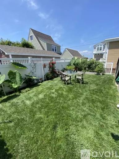 Main picture of 128 N Avolyn Ave