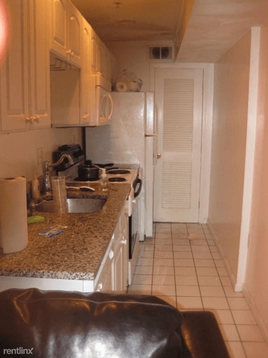 Main picture of 5 Wiget St