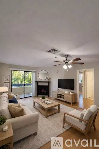 Main picture of 100 N Clark Dr