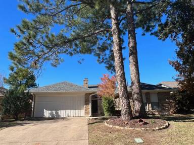 Main picture of 4910 Millsprings Ct