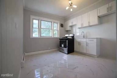 Main picture of 542 W Side Ave
