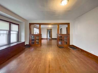 Main picture of 1405 W Jackson St