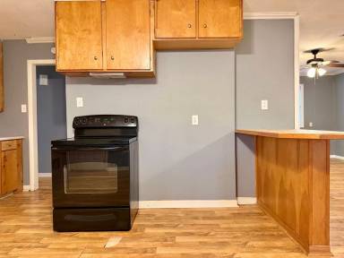 Main picture of 3310 W Louisiana Ave