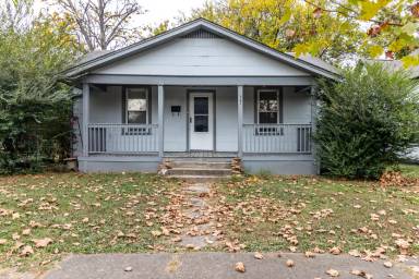 Main picture of 321 E Springdale Ave