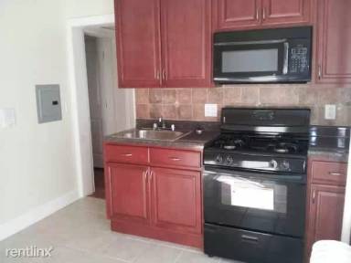 Main picture of 943 Pavonia Ave