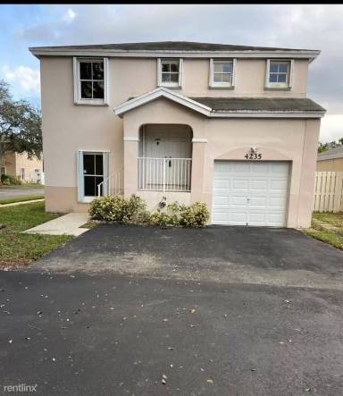 Main picture of 4235 SW 72nd Way
