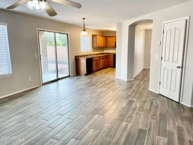Main picture of 9820 W Pioneer St