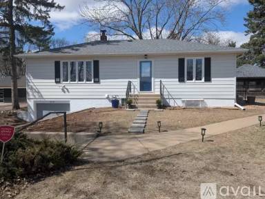 Main picture of 2101 Brunswick Ave N