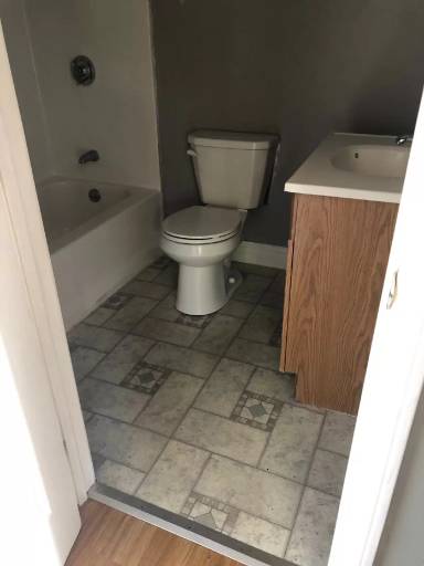 Main picture of 15 Island Ave