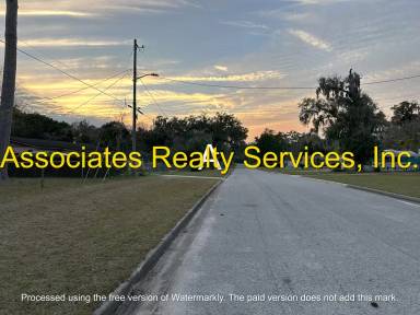 Main picture of 3741 SE 18th Ave