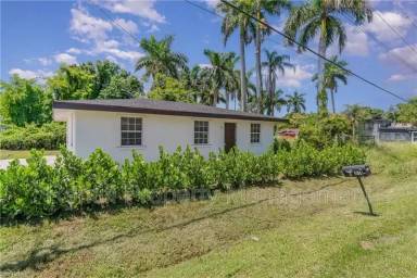 Main picture of 21 Cabana Ave
