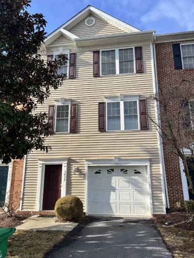 Main picture of 3032 Crystal Spring Ln