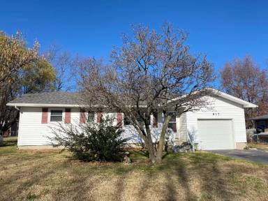 Main picture of 617 W Bluegrass Rd