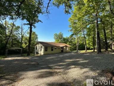 Main picture of 732 Jason Cir