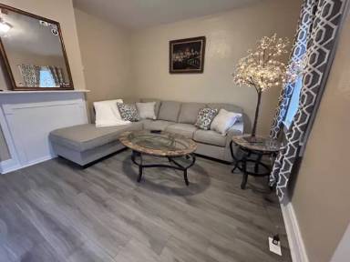 Main picture of 247 Maple St