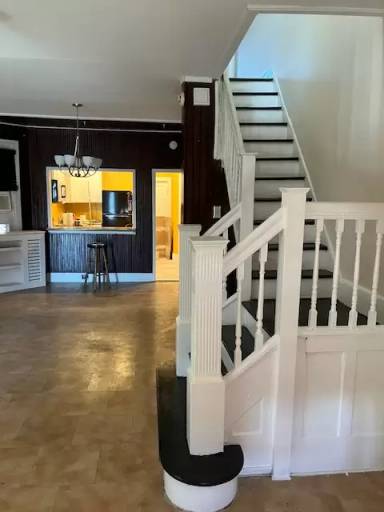 Main picture of 6115 Lansdowne Ave