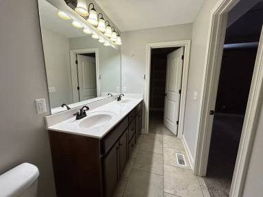 Main picture of 243 Collett Rd