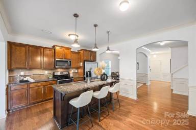 Main picture of 9706 Thyme Ct