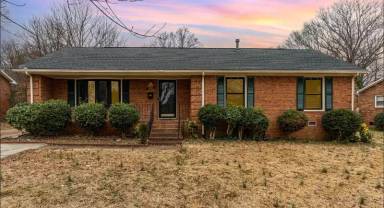 Main picture of 4815 Carriage Drive Cir