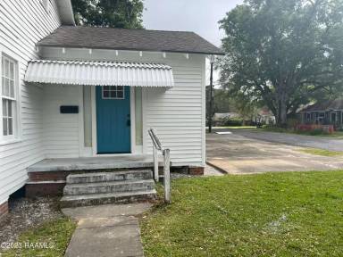 Main picture of 400 Evangeline Dr