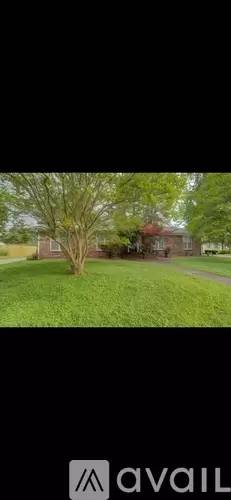 Main picture of 36 Leslie Dr