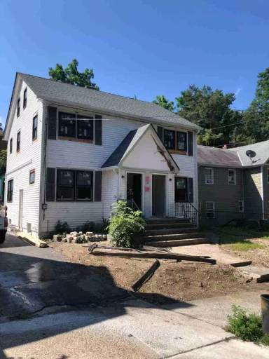 Main picture of 101 Elm Ave