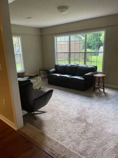 Main picture of 910 Crawford Cir