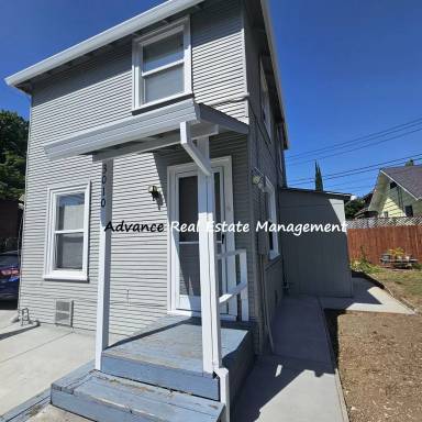 Main picture of 3010 Franklin Blvd