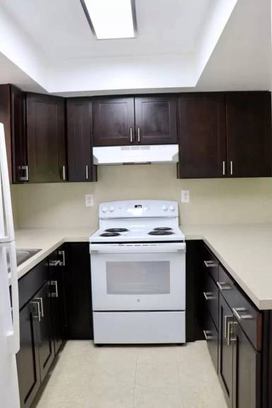 Main picture of 482 SW 9th St