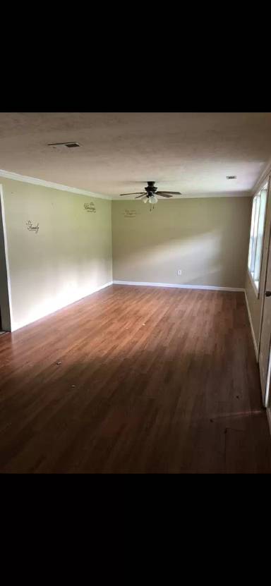 Main picture of 161 Tanglewood Dr