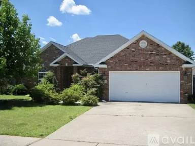 Main picture of 601 Drake St
