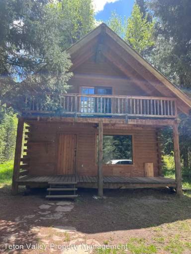 Main picture of 235 E 10000 N