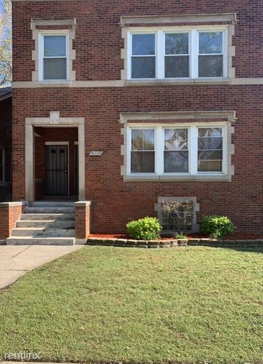 Main picture of 6741 S Saint Lawrence Ave