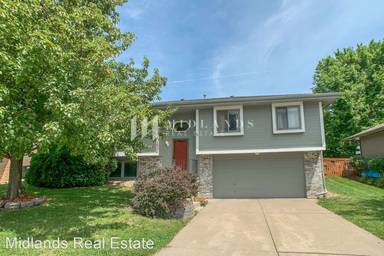 Main picture of 16708 Orchard Ave